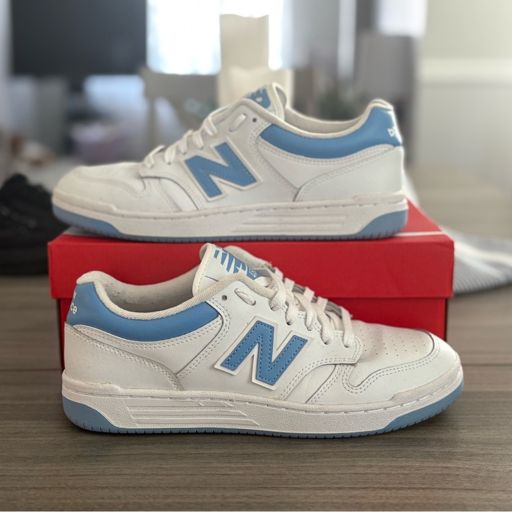 Rarely worn New Balance White and Blue Sneakers size men’s 8.5